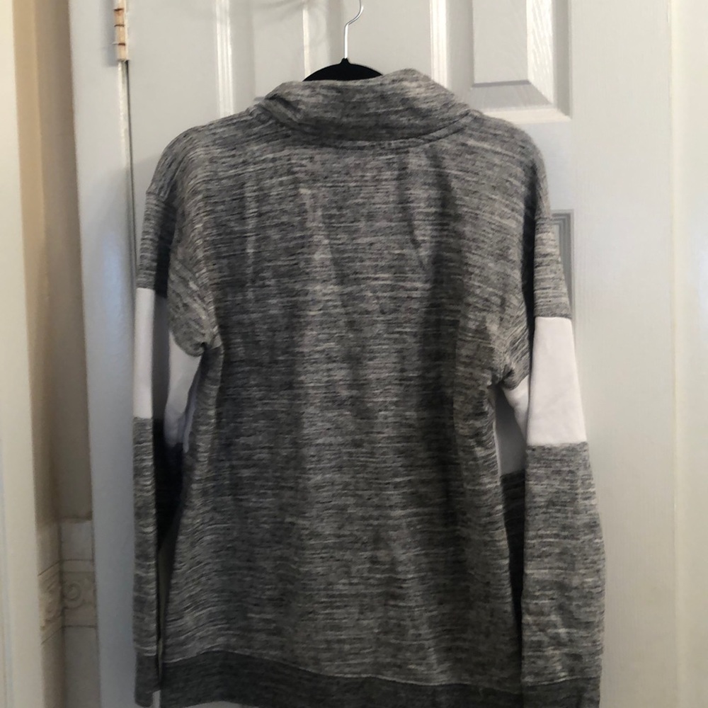 Sweatshirt - Picture 2 of 3